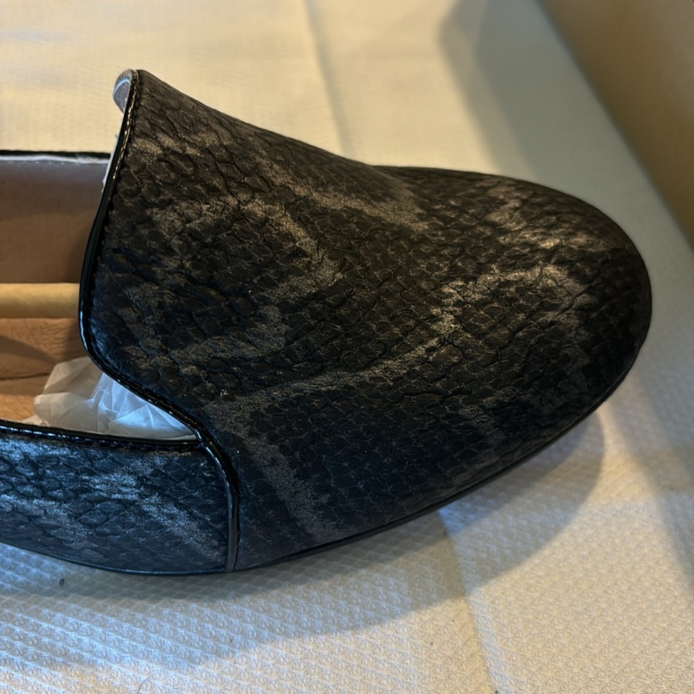 NIB Lands End Vivian Venetian Flat in faux black reptile 8.5 - Picture 3 of 5